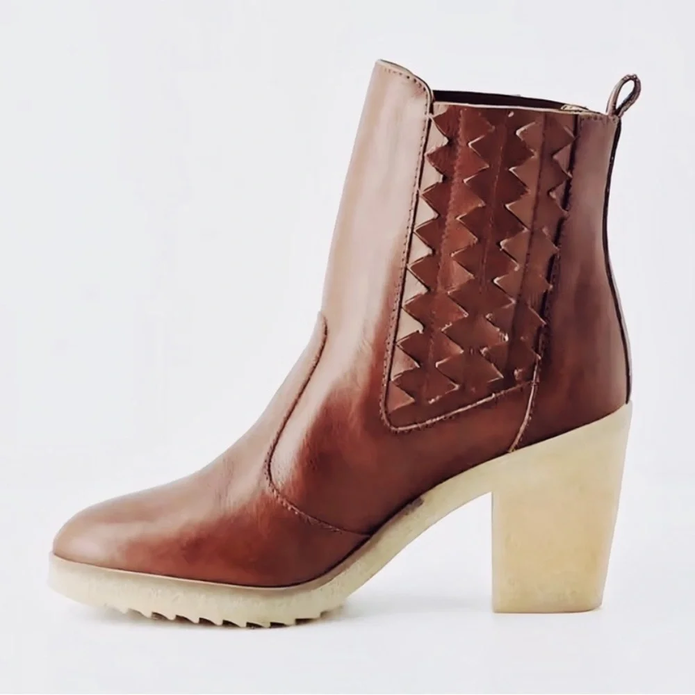 Anthropologie Chelsea Boot Jasper Jeera Triangle Trails Ankle Size 40/10 Leather